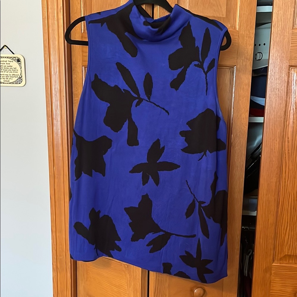 Chico's Black Sleeveless Tank Top with Bold Floral Design